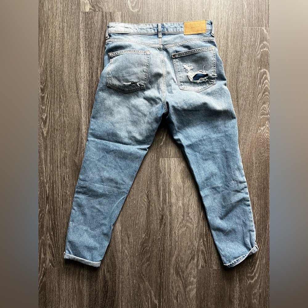 Distressed denim - Picture 4 of 4